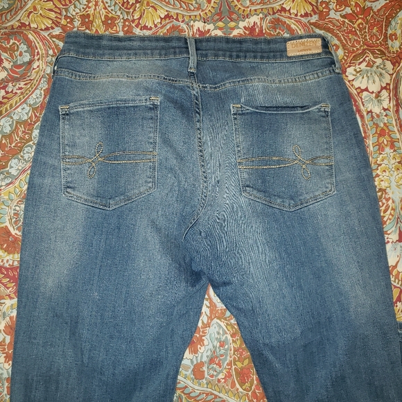 Jeans - Picture 3 of 4